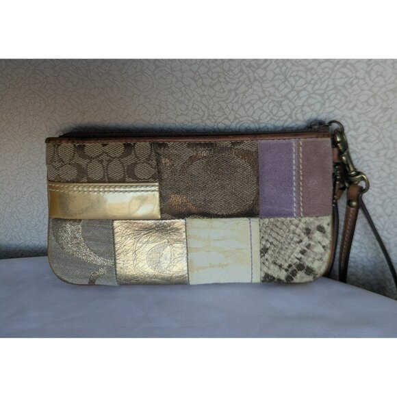 Vintage Coach Limited Ed Mixed Media Patchwork Signature Wristlet Wallet Multi - Picture 3 of 12